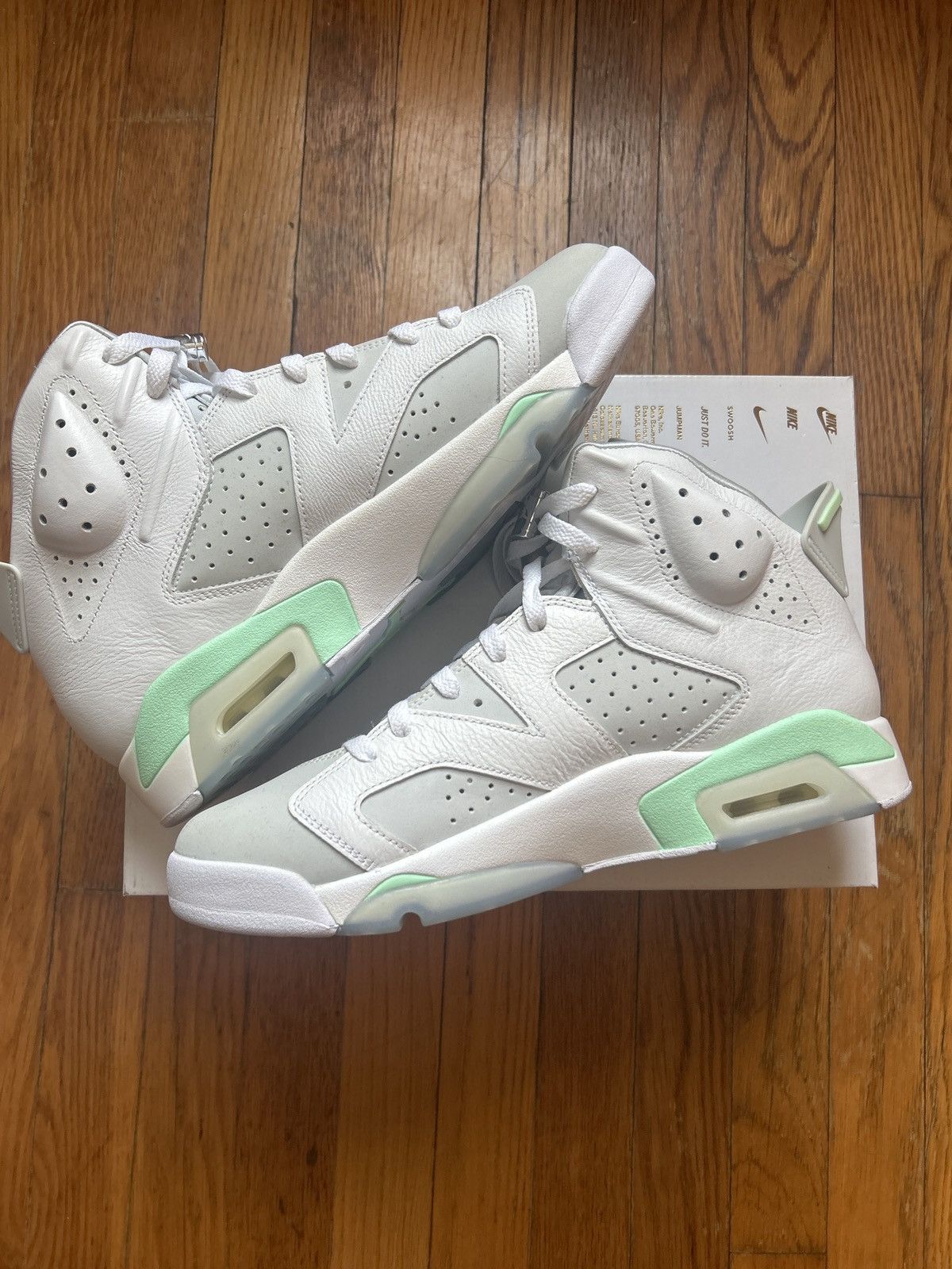 Jordan Brand × Nike Mint foam Jordan 6 Size US 10.5 / EU 43-44 - 3 Thumbnail