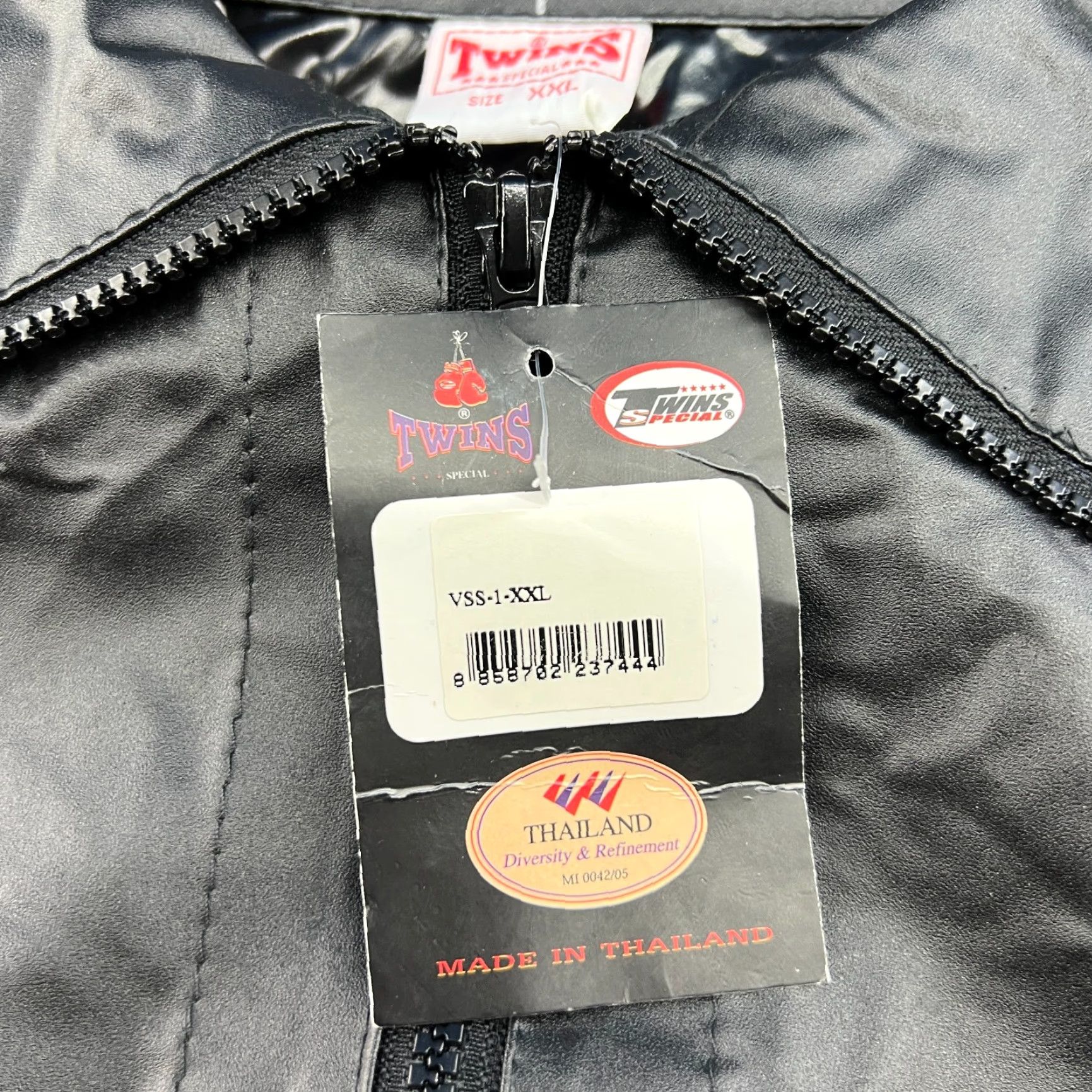 Twins Twins Special Sanuna Jacket Mens 2XL Black Thailand Muay Thai Sweat Track Jacket Full Zip Hooded Pockets Thermal Vintage No Size US XXL / EU 58 / 5 - 2 Thumbnail