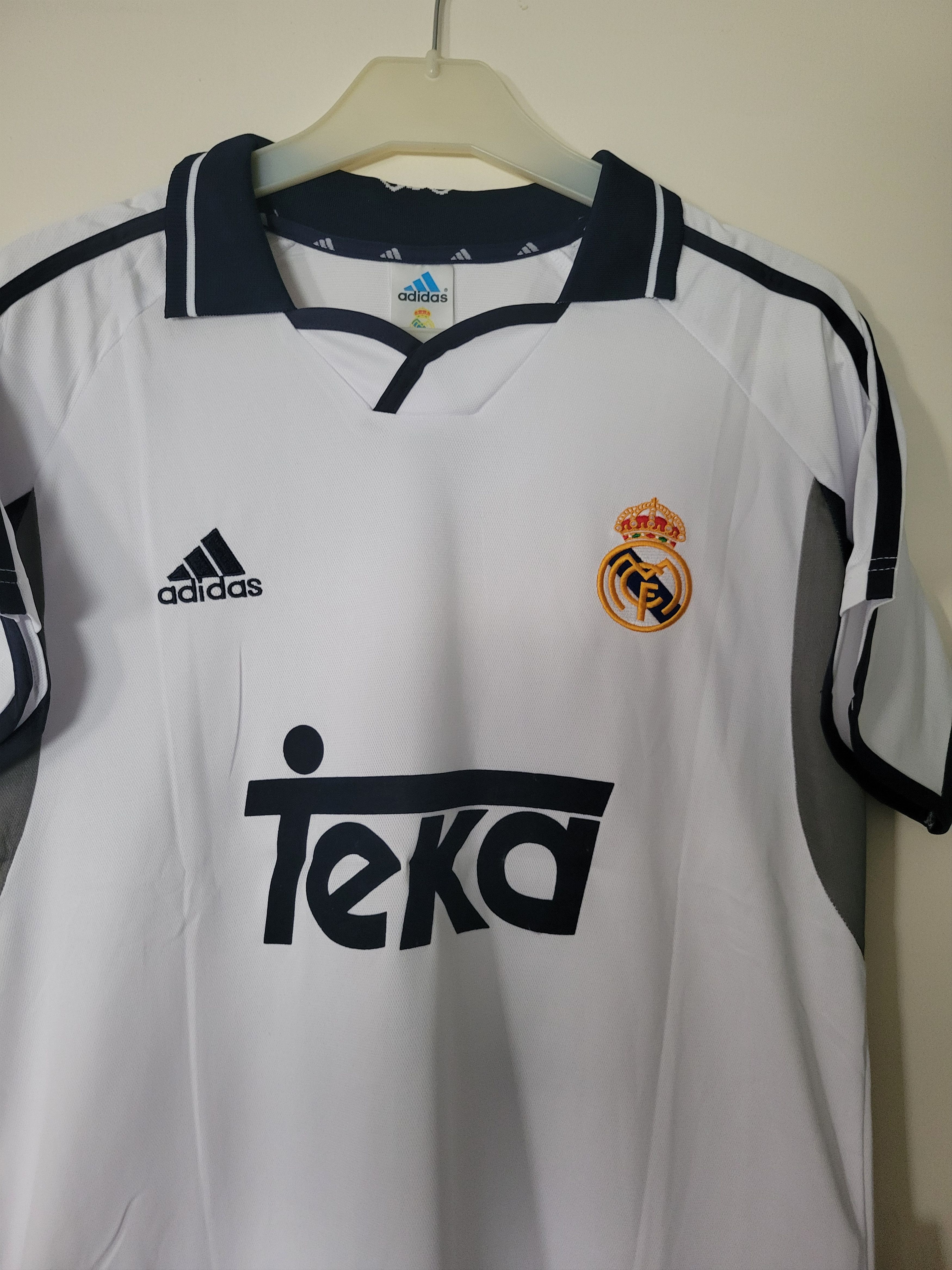 Other Real Madrid 2000/2001 Figo 10 Vintage Soccer Jersey Trikot Size US L / EU 52-54 / 3 - 5 Thumbnail