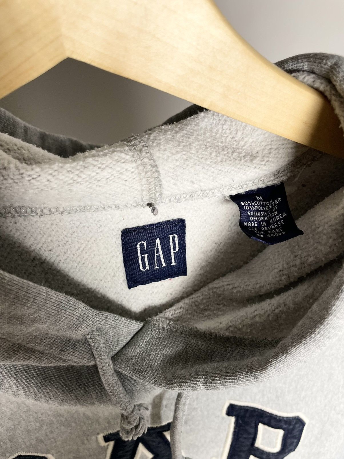 Gap VINTAGE 🐻‍❄️ GAP basic boxy fit centre logo Hoodie Size US M / EU 48-50 / 2 - 5 Thumbnail