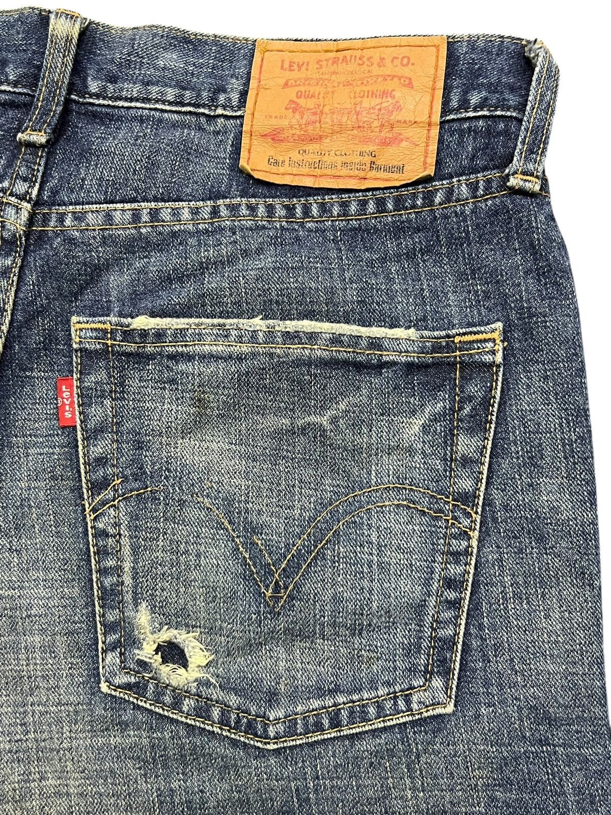 Levi's Loose Vintage Y2K Levi’s 533 Japan - Faded Wash, Distressed Size US 35 - 9 Thumbnail