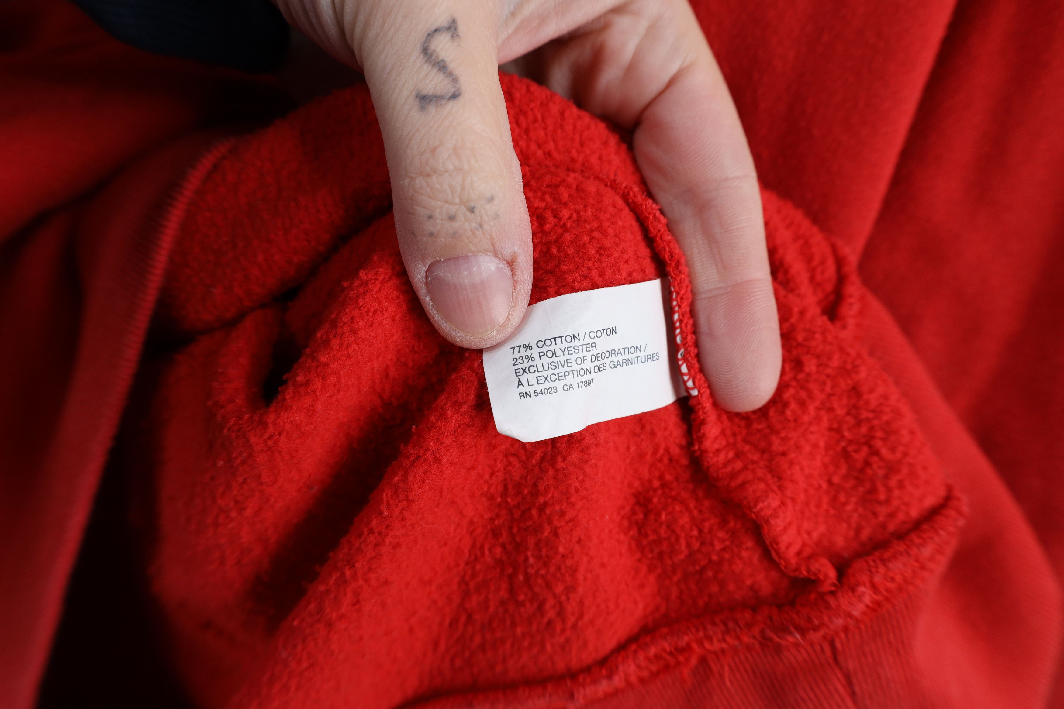 Gap × Vintage Vintage Y2K Gap Block Letter USA Flag Hoodie Sweatshirt Red Size XXL / US 16-18 / IT 52-54 - 9 Thumbnail