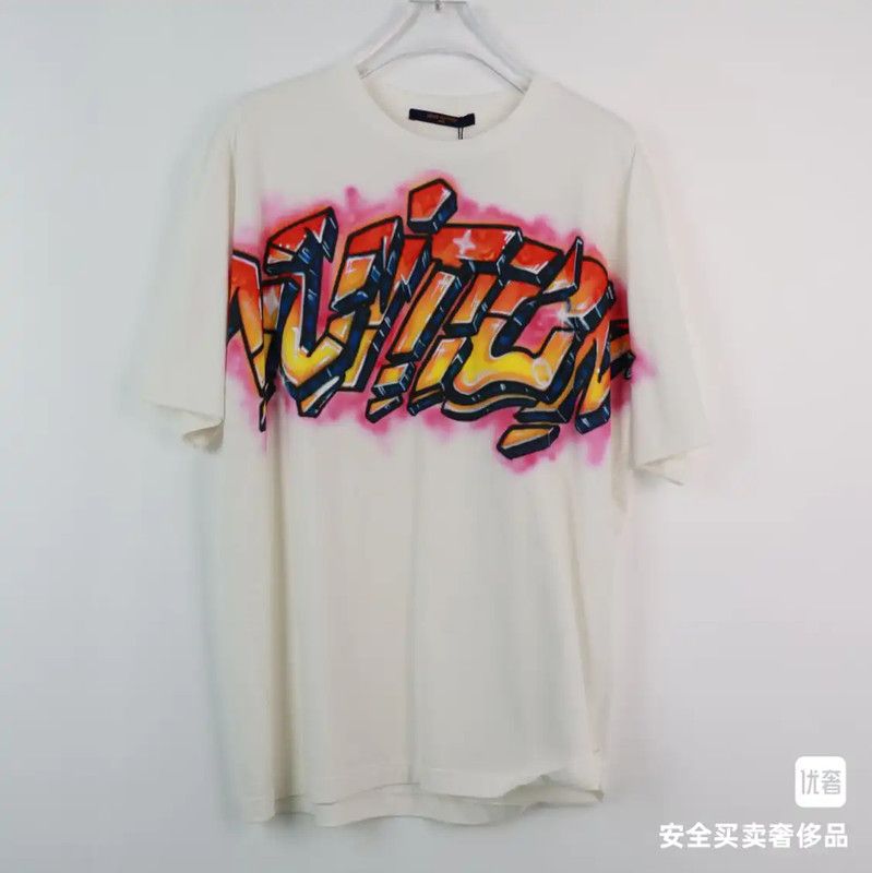 Louis Vuitton Louis Vuitton White Graphic Men’s T-Shirt 0089 Size US L / EU 52-54 / 3 - 1 Thumbnail