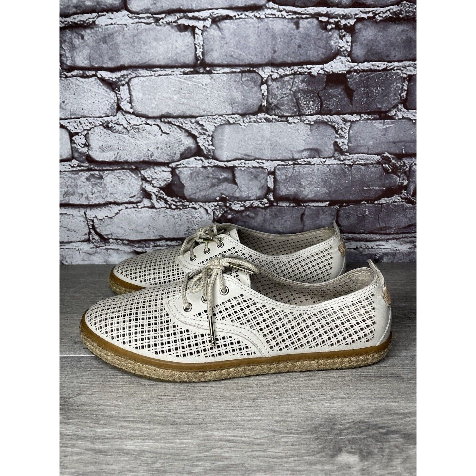Cole Haan Cole Haan Ivory Leather Perforated Espadrilles Comfort Shoes Size US 8.5 / IT 38.5 - 14 Thumbnail