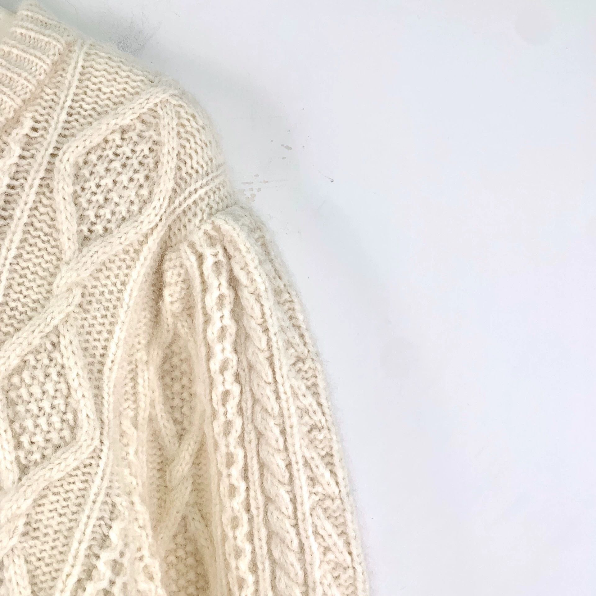 Celine Celine neck single-breasted long-sleeved knit cardigan Size M / US 6-8 / IT 42-44 - 4 Thumbnail