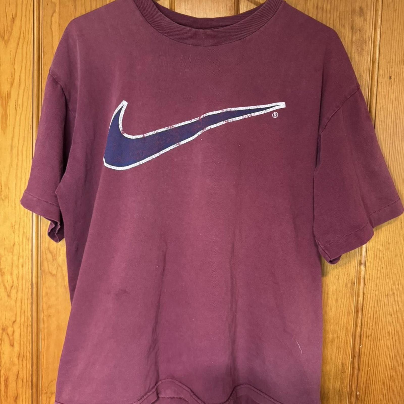 Nike Nike Men's Maroon T-Shirt with Blue Swoosh Logo Size Large Size US L / EU 52-54 / 3 - 1 Thumbnail