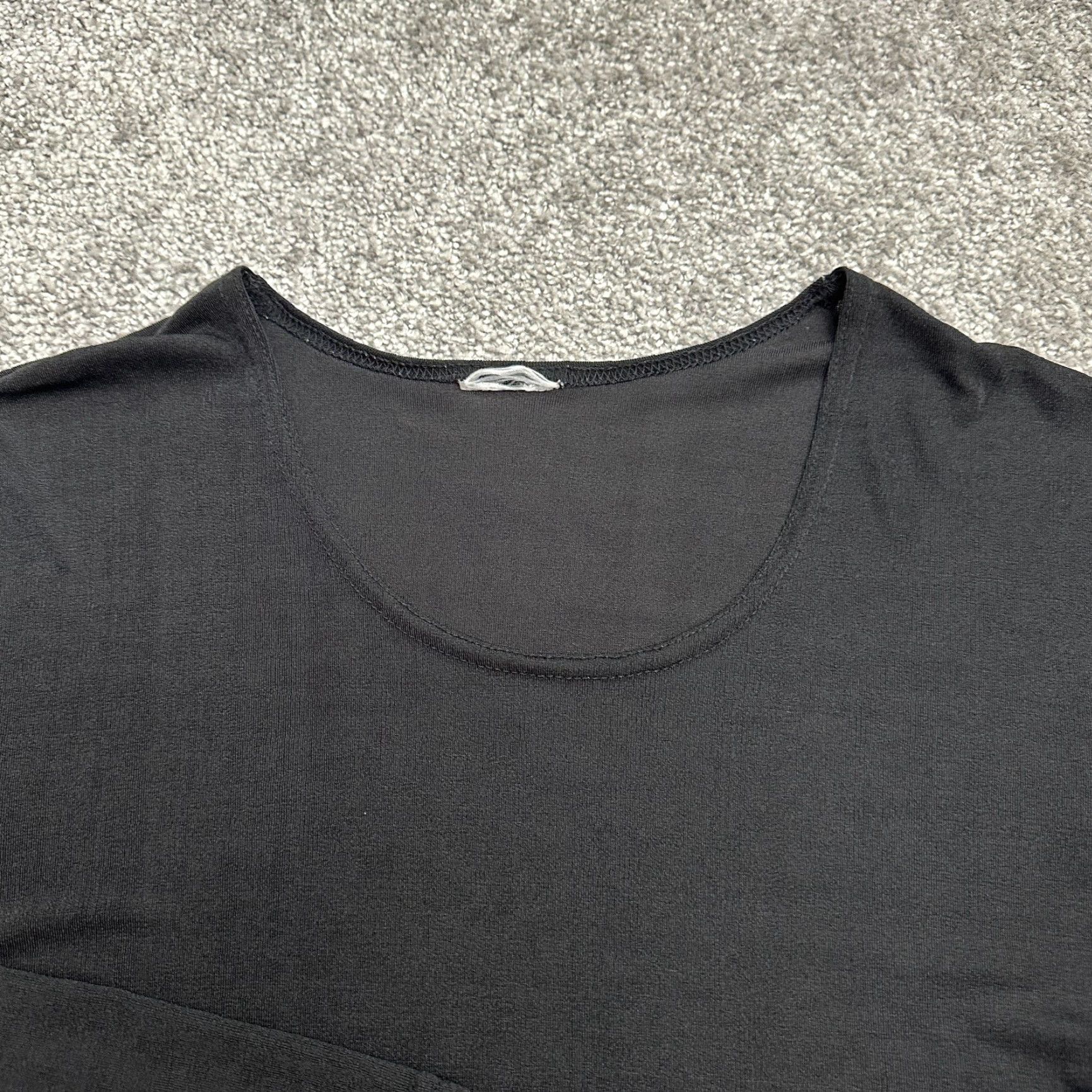Vintage VINTAGE? No — Unbranded Basic Scopp Neck T-Shirt Women’s Small Black Long Sleeve Knit Top Size S / US 4 / IT 40 - 3 Thumbnail