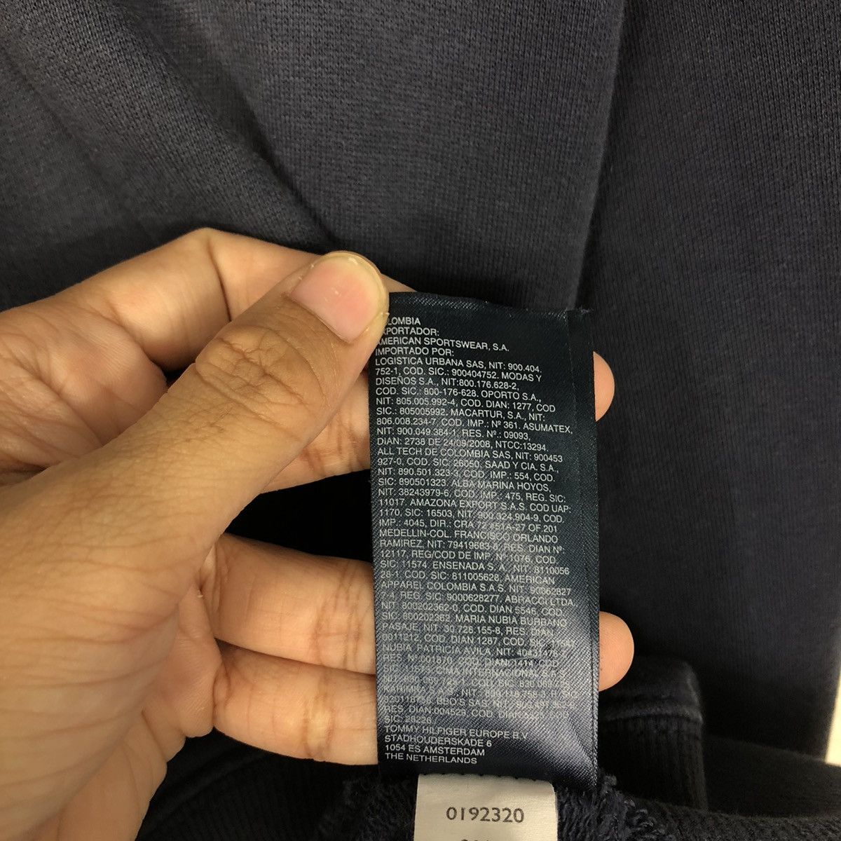 Japanese Brand Tommy Hilfiger Embroidered Flag Stripe Crewneck – Navy Size US M / EU 48-50 / 2 - 21 Thumbnail