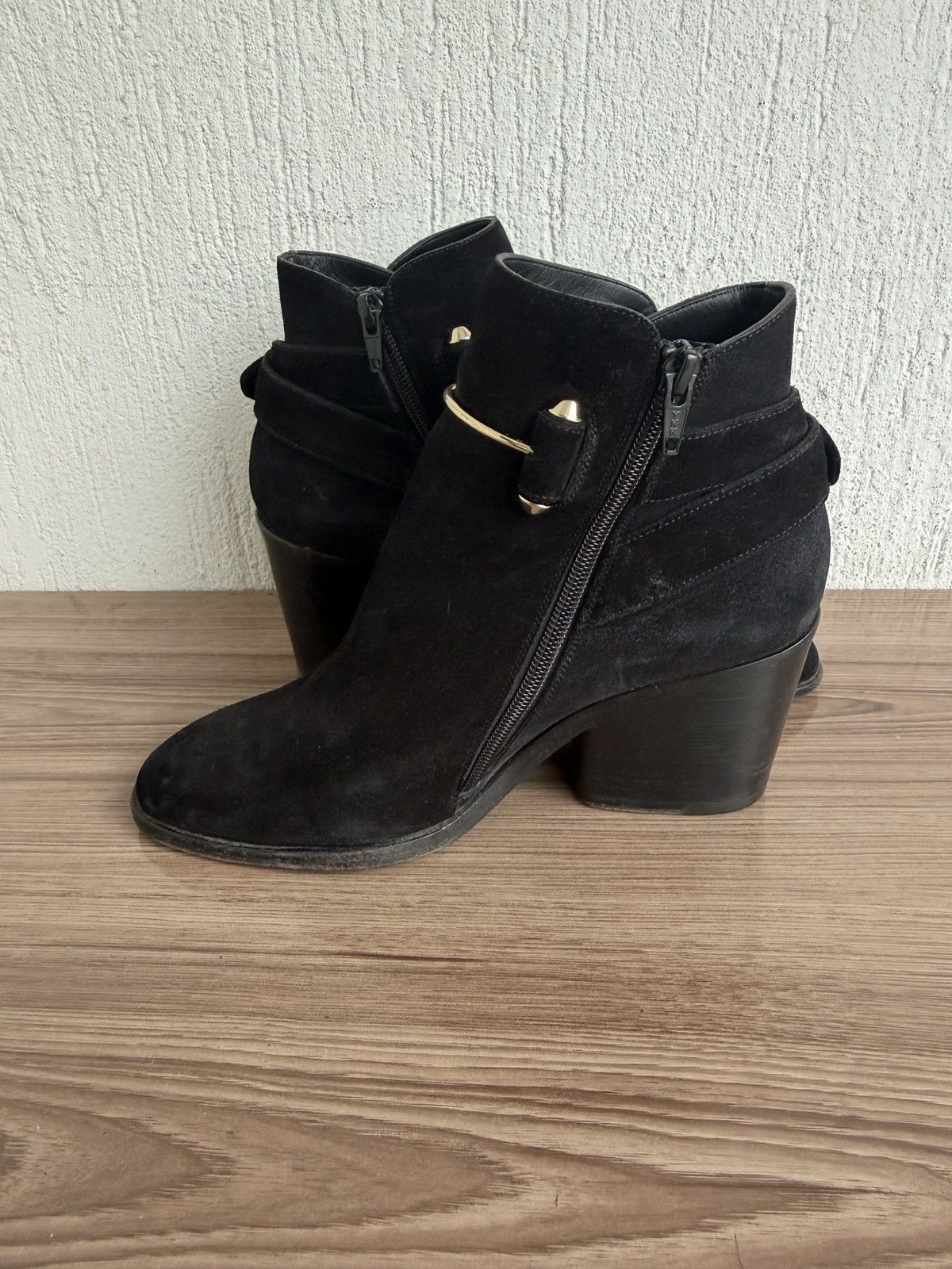 Balenciaga Suede ankle boot Size US 8 / IT 38 - 11 Thumbnail