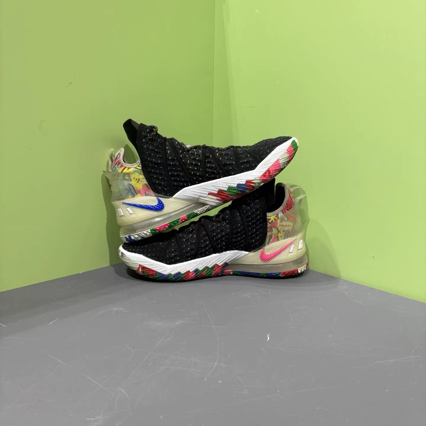 Nike Nike LBJ18 Basketball Shoes K15 Size US 11.5 / EU 44-45 - 5 Thumbnail