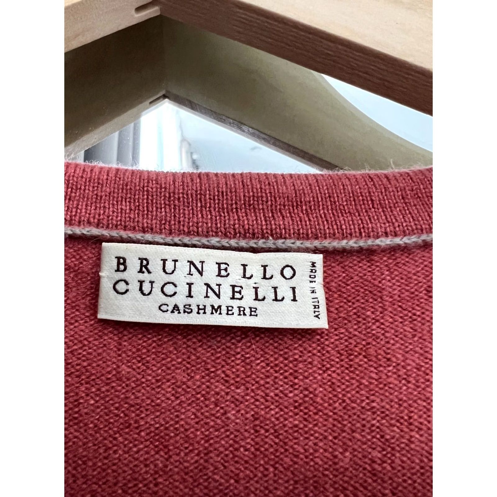 Brunello Cucinelli Brunello Cucinelli Women’s Cashmere Sweater XL V-Neck Elbow Patch Made in Italy Shirt Womens XL Cashmere Sweater Elbow Patch V-Neck Italy Size XL / US 12-14 / IT 48-50 - 4 Thumbnail