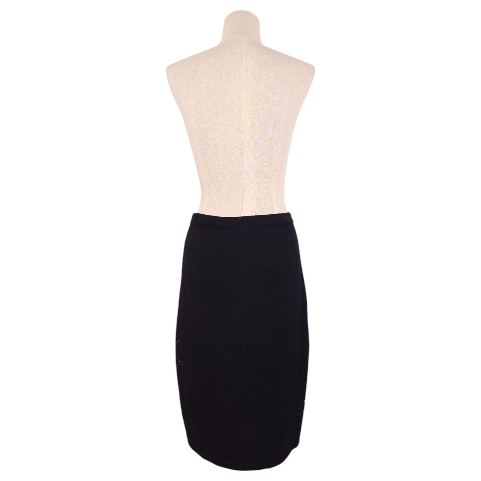 St. John St. John Santana Skirt Black Embellished Sz 2 Size 26" / US 2 / IT 38 - 4 Thumbnail