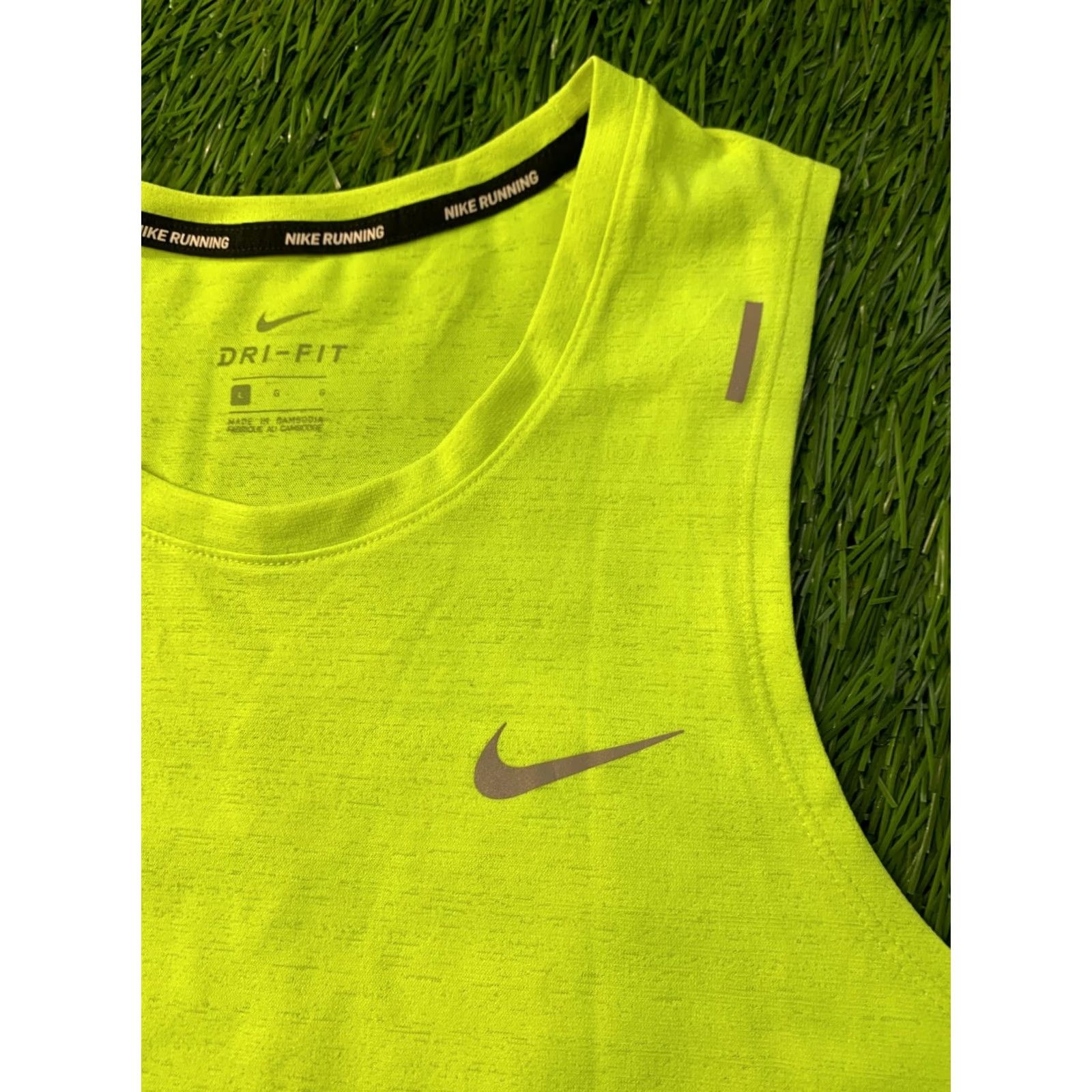 Nike NIKE Running DRI-FIT ORIGINAL 2021 RUN TRAINING MEN VEST SHIRT JERSEY SIZE L Neon Nike Running Tank Sleeveless Size US L / EU 52-54 / 3 - 3 Thumbnail