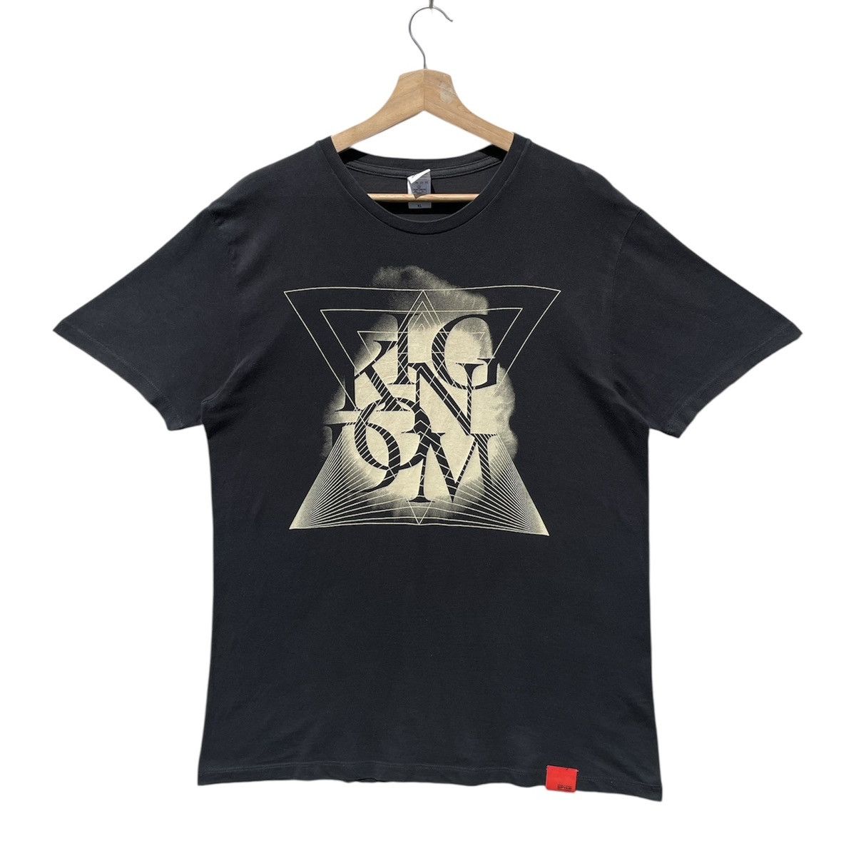Band Tees 🔥Accept Binding Offer🔥 Spy Air Tour 2018 Kingdom Size US XL / EU 56 / 4 - 1 Thumbnail