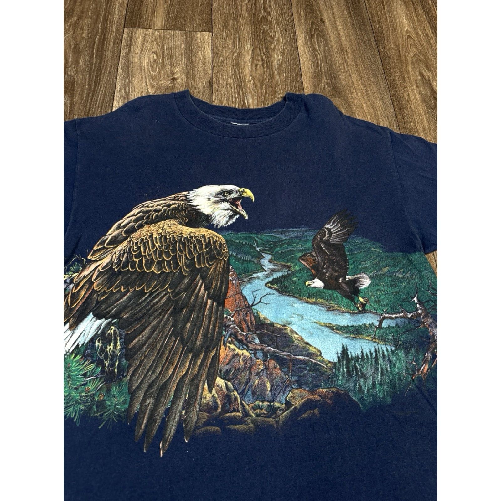 Vintage VINTAGE 1994 American Bald Eagle Wrap Around Print T-Shirt Large Mens Blue Nature Animals Shirt Size US L / EU 52-54 / 3 - 4 Thumbnail