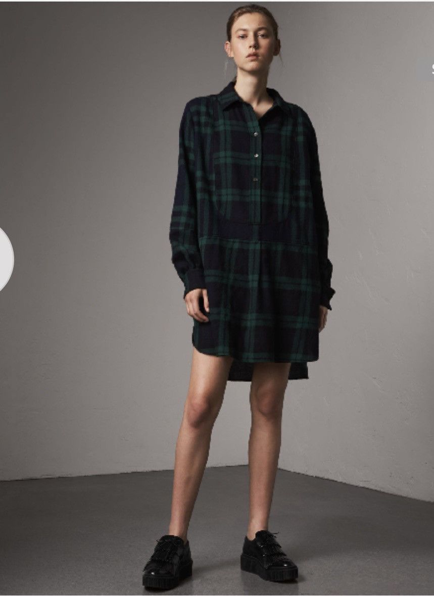 Burberry × Designer Vintage Burberry Dress Wool Size M / US 6-8 / IT 42-44 - 1 Thumbnail