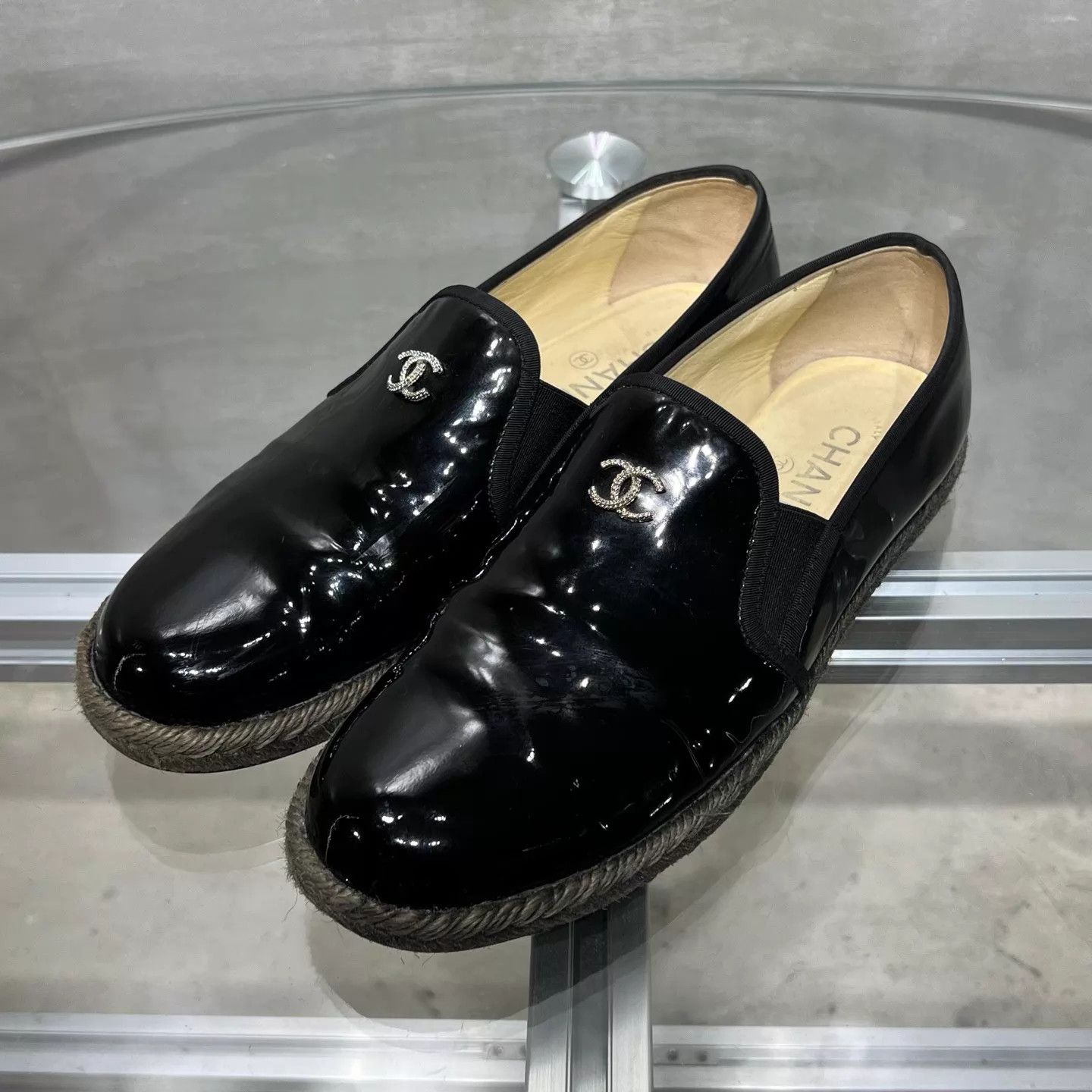 Chanel Chanel Metallic CC Logo Patent Leather Loafer 37.5 YH28915 Size US 7 / IT 37 - 2 Thumbnail
