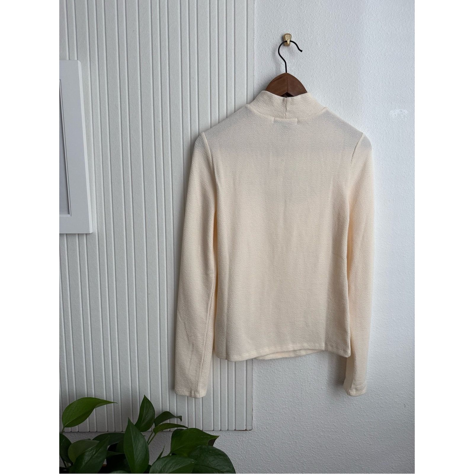 Sanctuary Sanctuary Cream Knit Mock Neck Long Sleeve Cutout Top Size M / US 6-8 / IT 42-44 - 5 Thumbnail