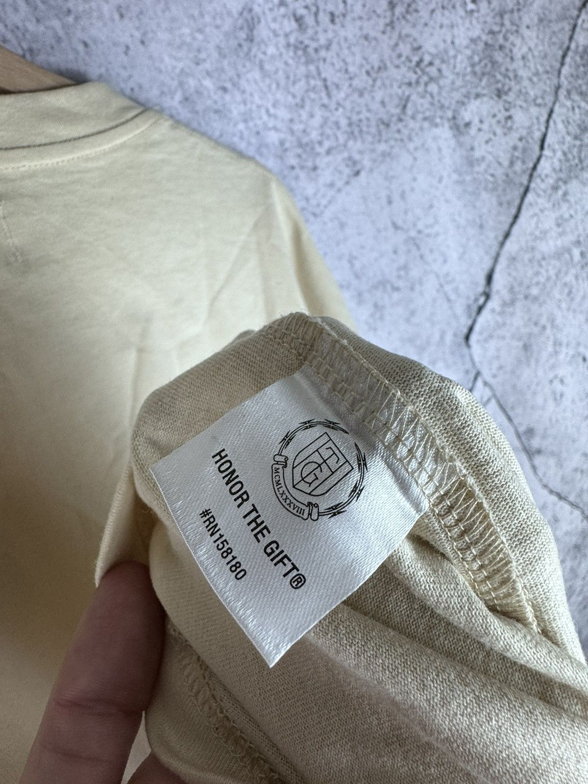 Honor the Gift Honor the Gift Boxy spell out T-Shirt - Cream Size US XL / EU 56 / 4 - 5 Thumbnail
