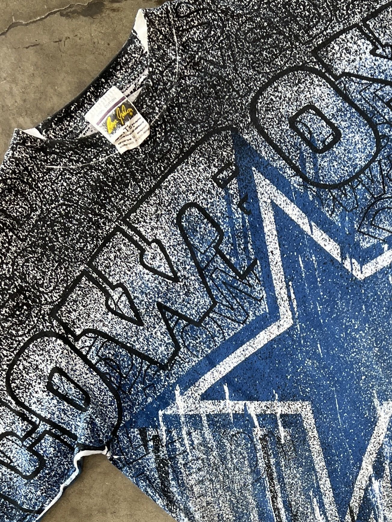 NFL Vintage 90s AOP Dallas Cowboys Star Magic Johnson Tee Medium Size US M / EU 48-50 / 2 - 1 Thumbnail