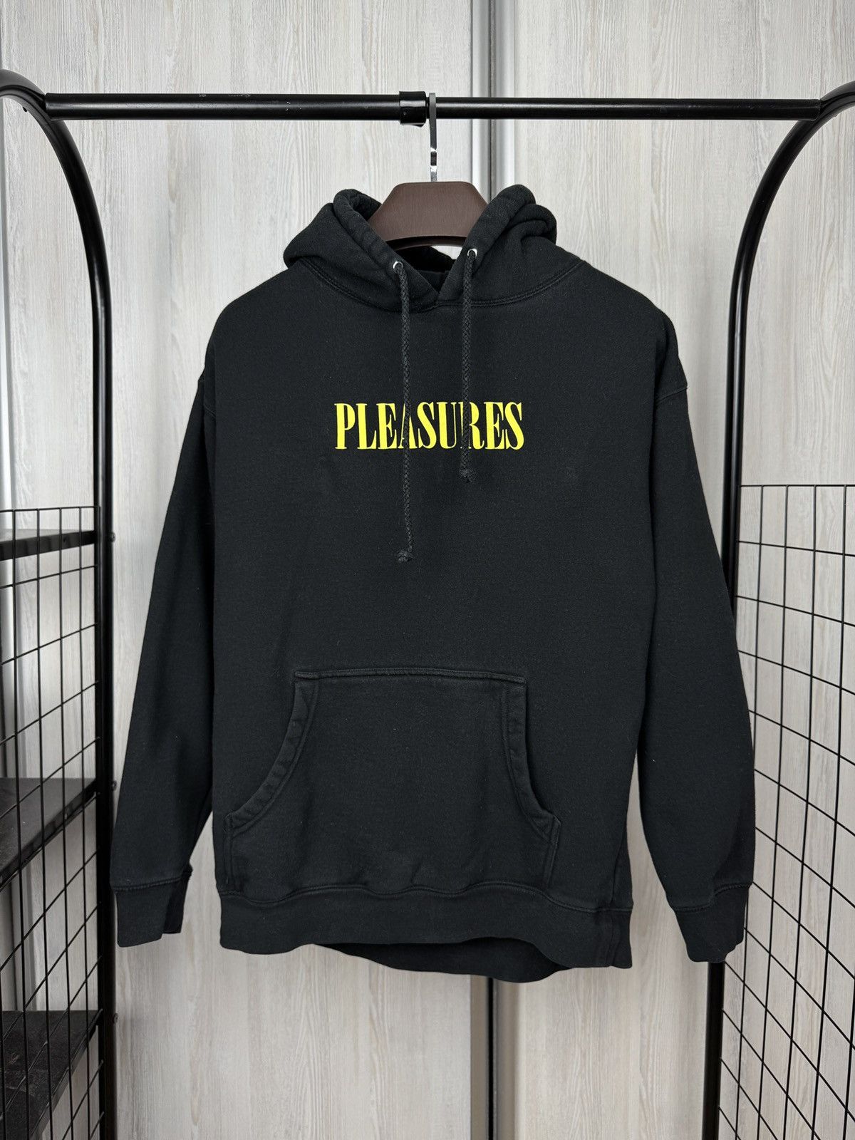 Pleasures Pleasures Hoodie Mens Black The Flaming Lips Drugs Help sz M Size US M / EU 48-50 / 2 - 2 Thumbnail