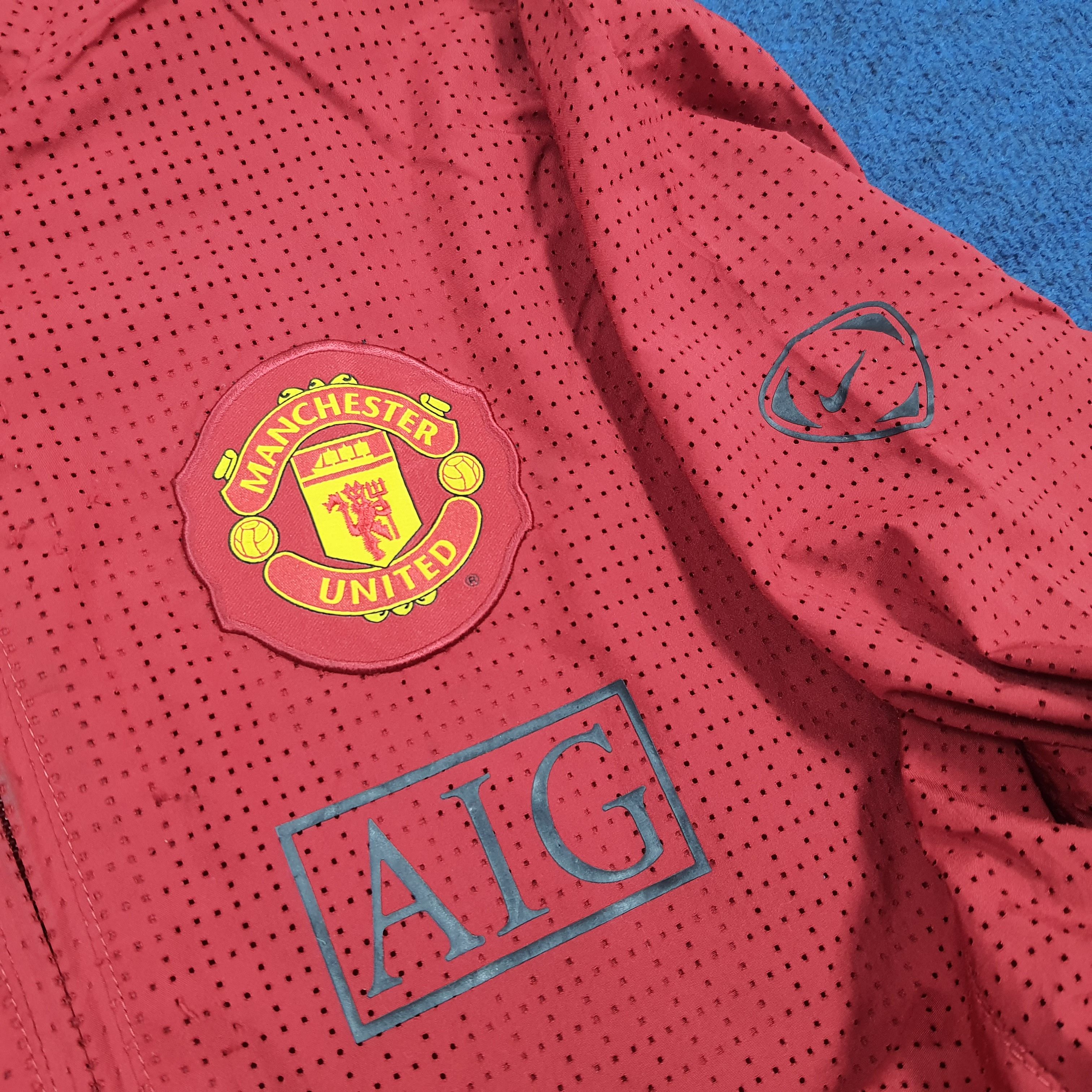 Nike Y2K Manchester United Nike AIG Training Shell Jacket C302N15 Size US S / EU 44-46 / 1 - 4 Thumbnail