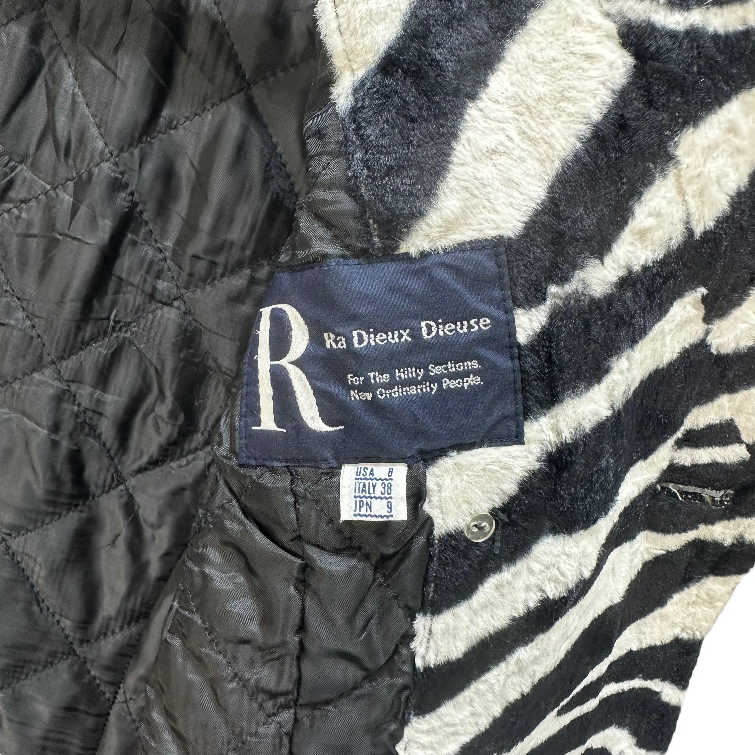 Japanese Brand RA DIEUX DIEUSE ZEBRA CROP JACKET #8470-010 Size S / US 4 / IT 40 - 7 Thumbnail