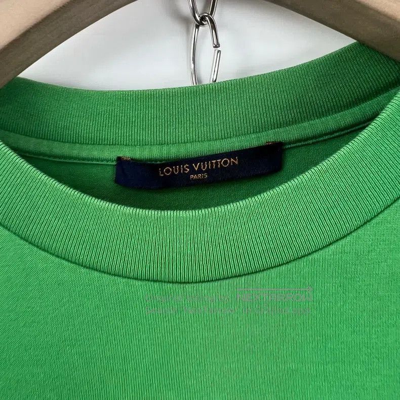 Louis Vuitton Louis Vuitton Green embossed logo short sleeves Size US L / EU 52-54 / 3 - 4 Thumbnail