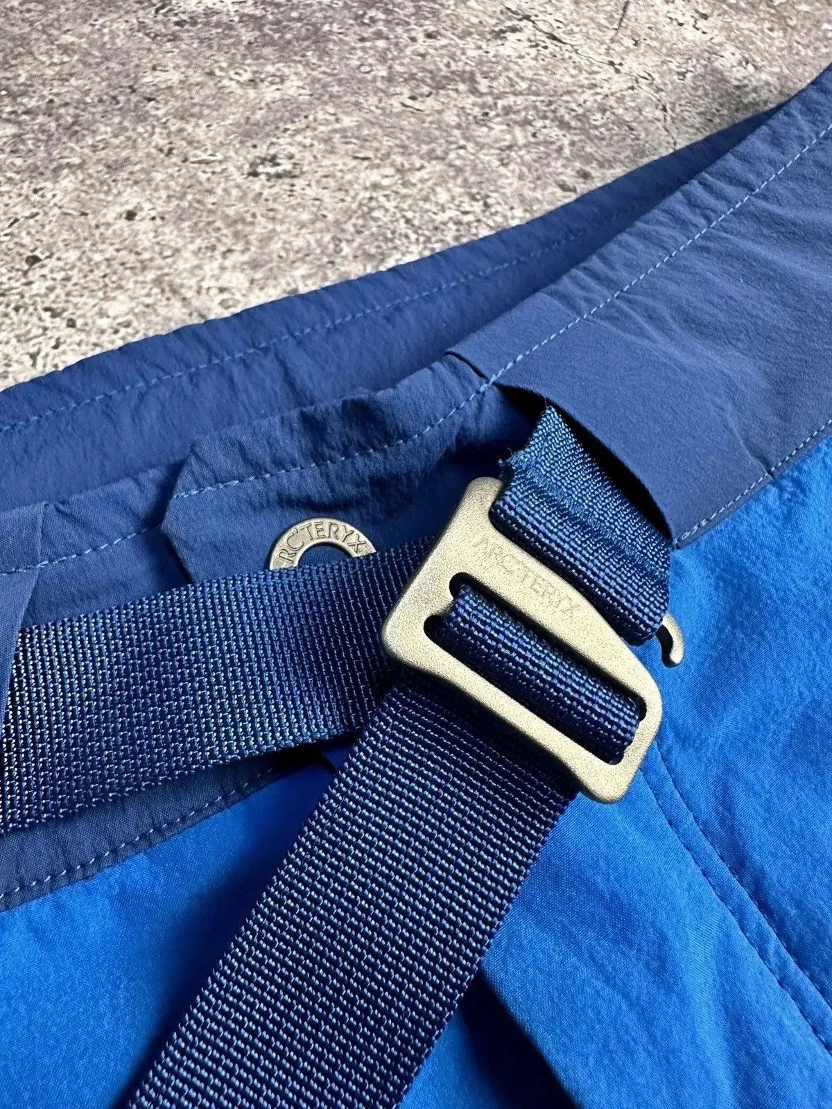 Arc'teryx × Vintage Vintage Arcteryx shorts faded cargo gore cope climbing Y2K Size 30" / US 8 / IT 44 - 3 Thumbnail