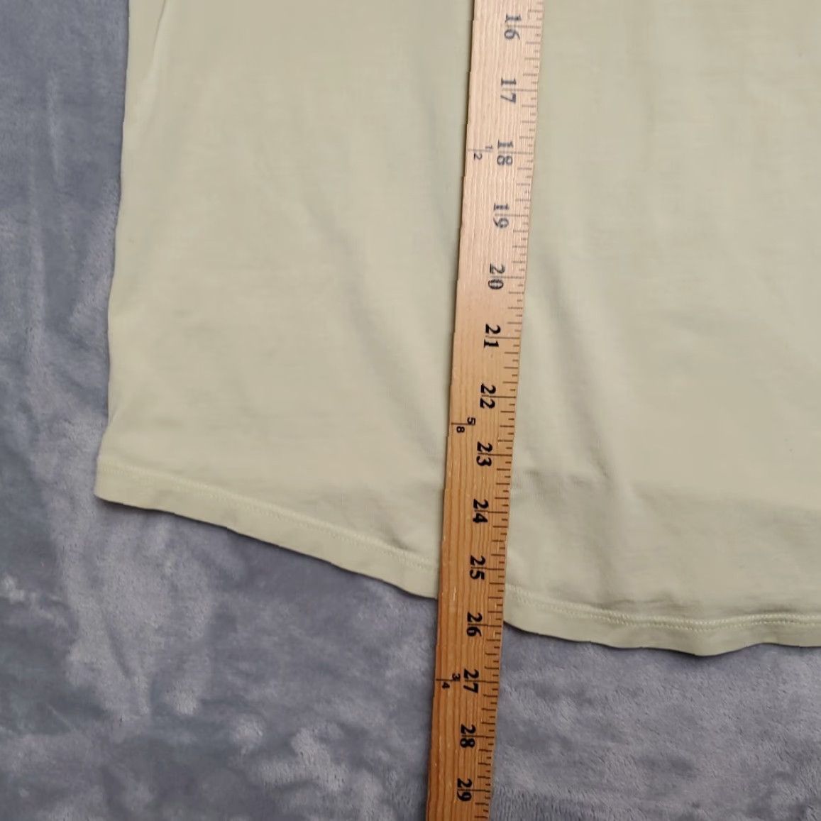 Lululemon Lululemon Shirt Womens Large Pale Green Performance 4 way Stretch Vneck Love TEE Size L / US 10 / IT 46 - 6 Thumbnail