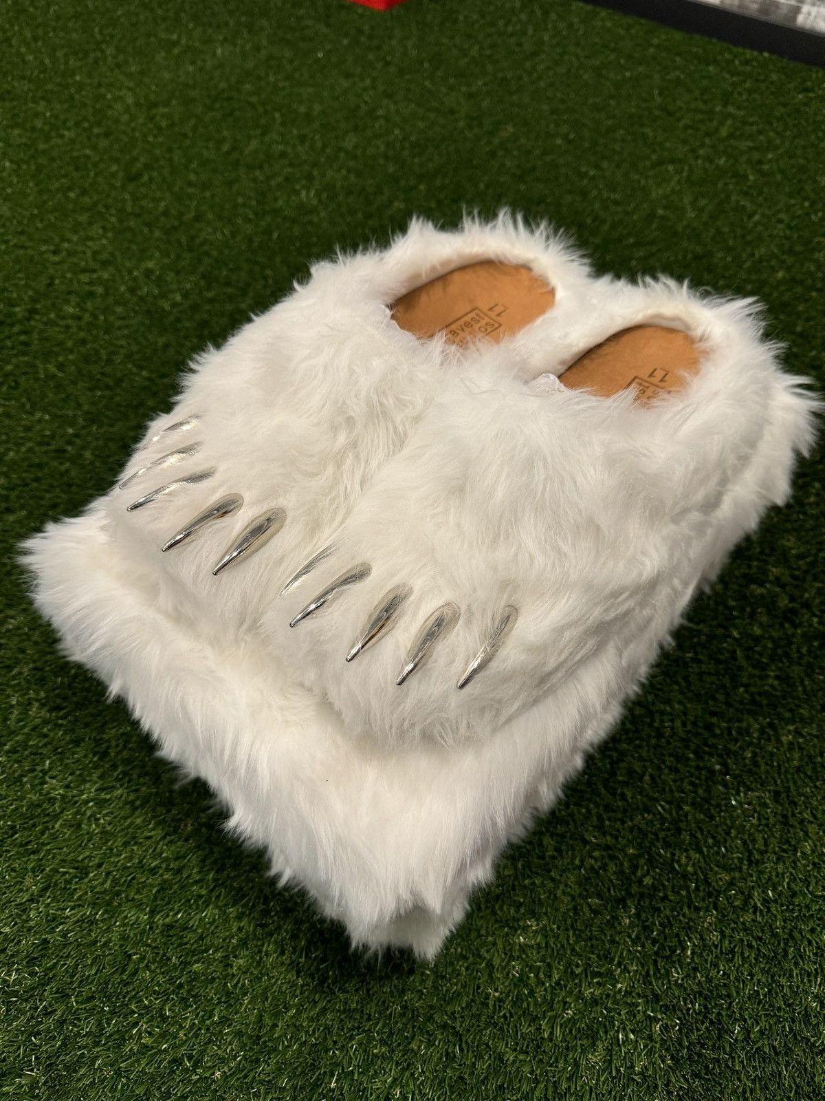 国内発送 Bravest Studios☆ホワイト ベア クロウ ミュール White Bear Claw Mules – Bravest Studios