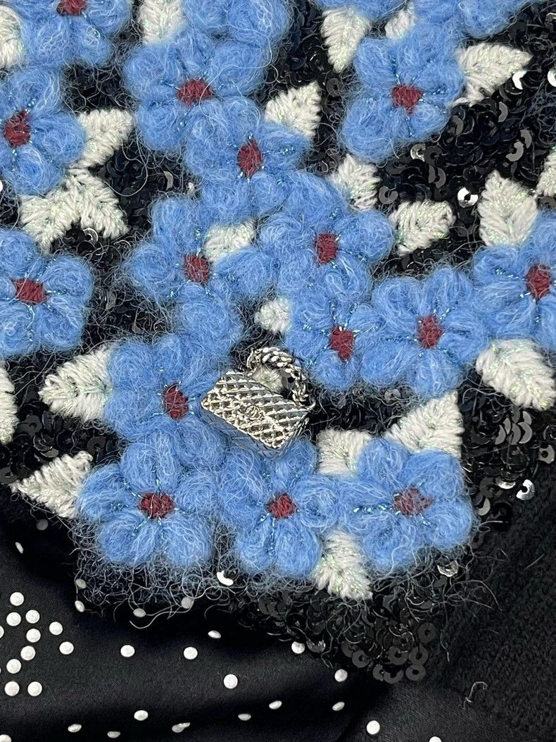 Chanel Chanel 24B blue flower sequin cashmere vest Size XS / US 0-2 / IT 36-38 - 6 Thumbnail