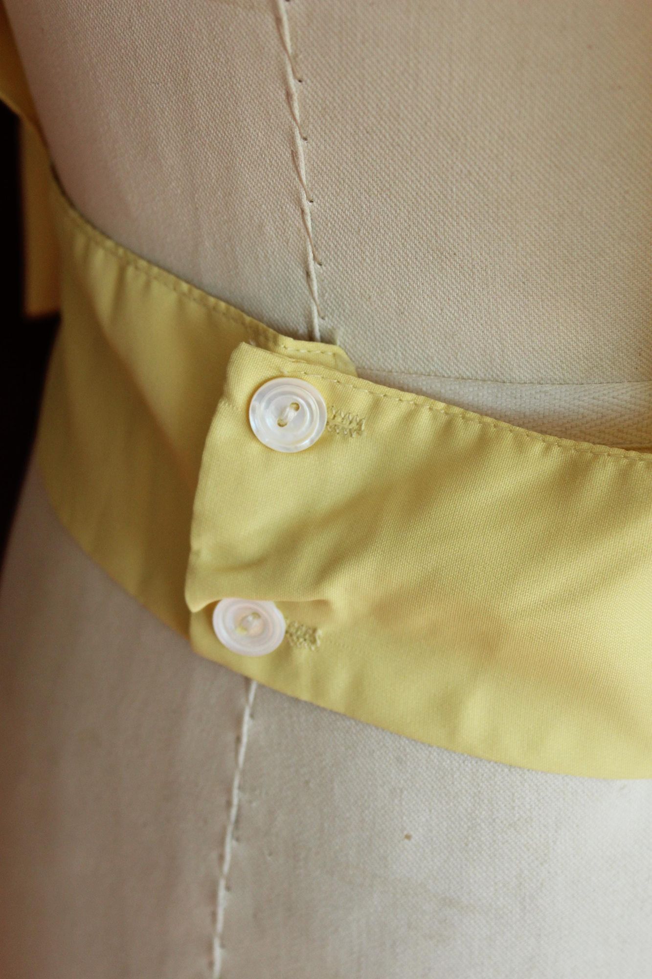 Vintage Vintage 1950s Dickie, Suitor by Babe Yellow Blouse Front wit Size ONE SIZE - 6 Thumbnail