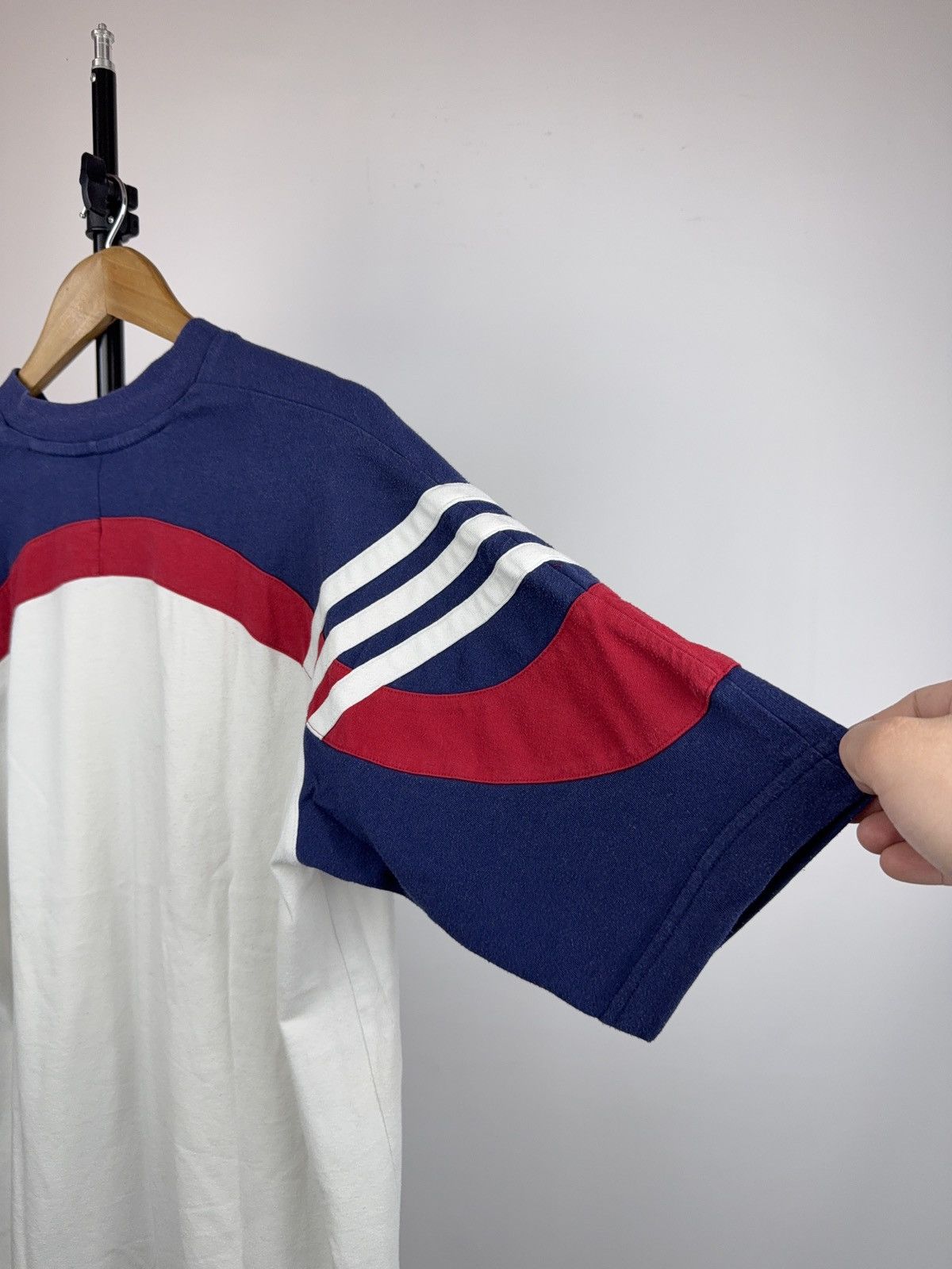 Adidas Retro Vintage Adidas V Neck T-Shirt 90s Stripes Logo Tee Size US M / EU 48-50 / 2 - 15 Thumbnail