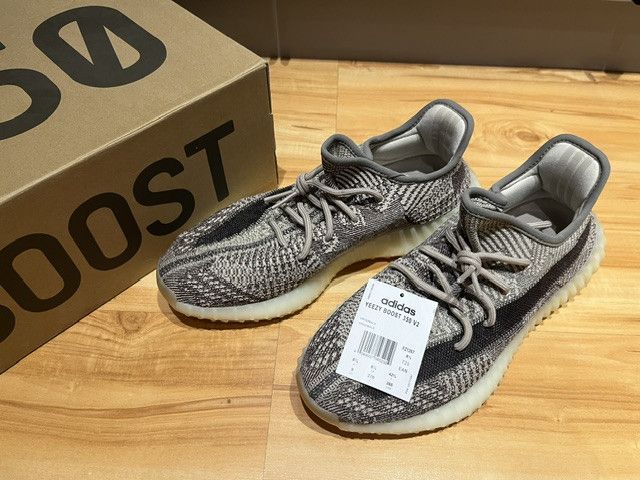 Yeezy Yeezy 350 v2 Zyon 42 2/3 Size US 9 / EU 42 - 1 Thumbnail