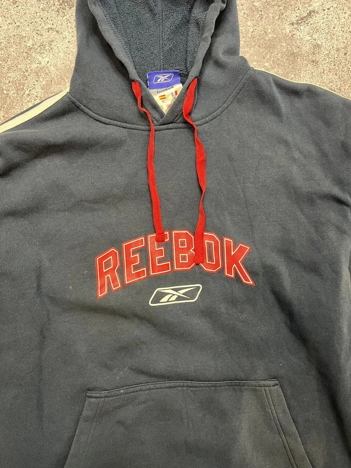 Reebok Vintage Reebok Hoodie XL Black Red Logo Fleece Pullover Size US XL / EU 56 / 4 - 2 Thumbnail