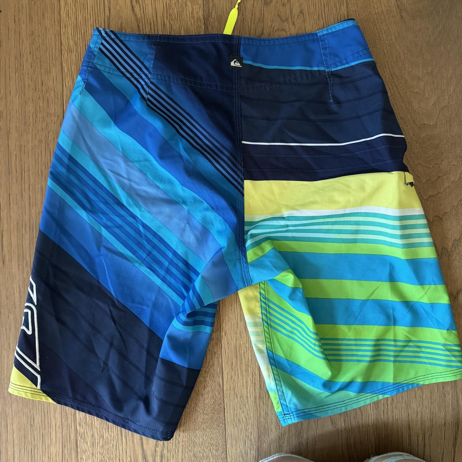 Quiksilver Quiksilver Men's Size 28 Board Shorts Swim Trunks Size US 30 / EU 46 - 4 Thumbnail