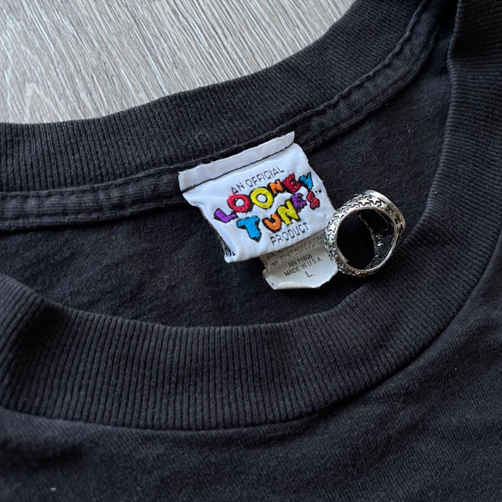 Vintage Vintage 90s Looney Tunes UFO Alien All Over Print T Shirt Size US L / EU 52-54 / 3 - 7 Thumbnail