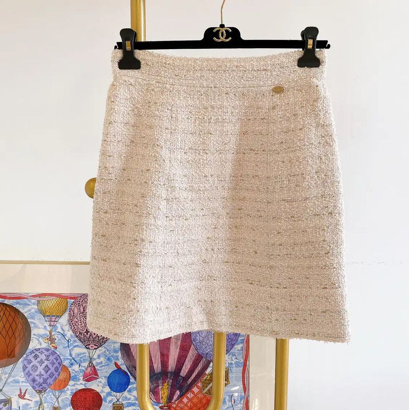 Chanel Chanel Classic A-Line Skirt in Light Pink 0089 Size 23" - 1 Thumbnail