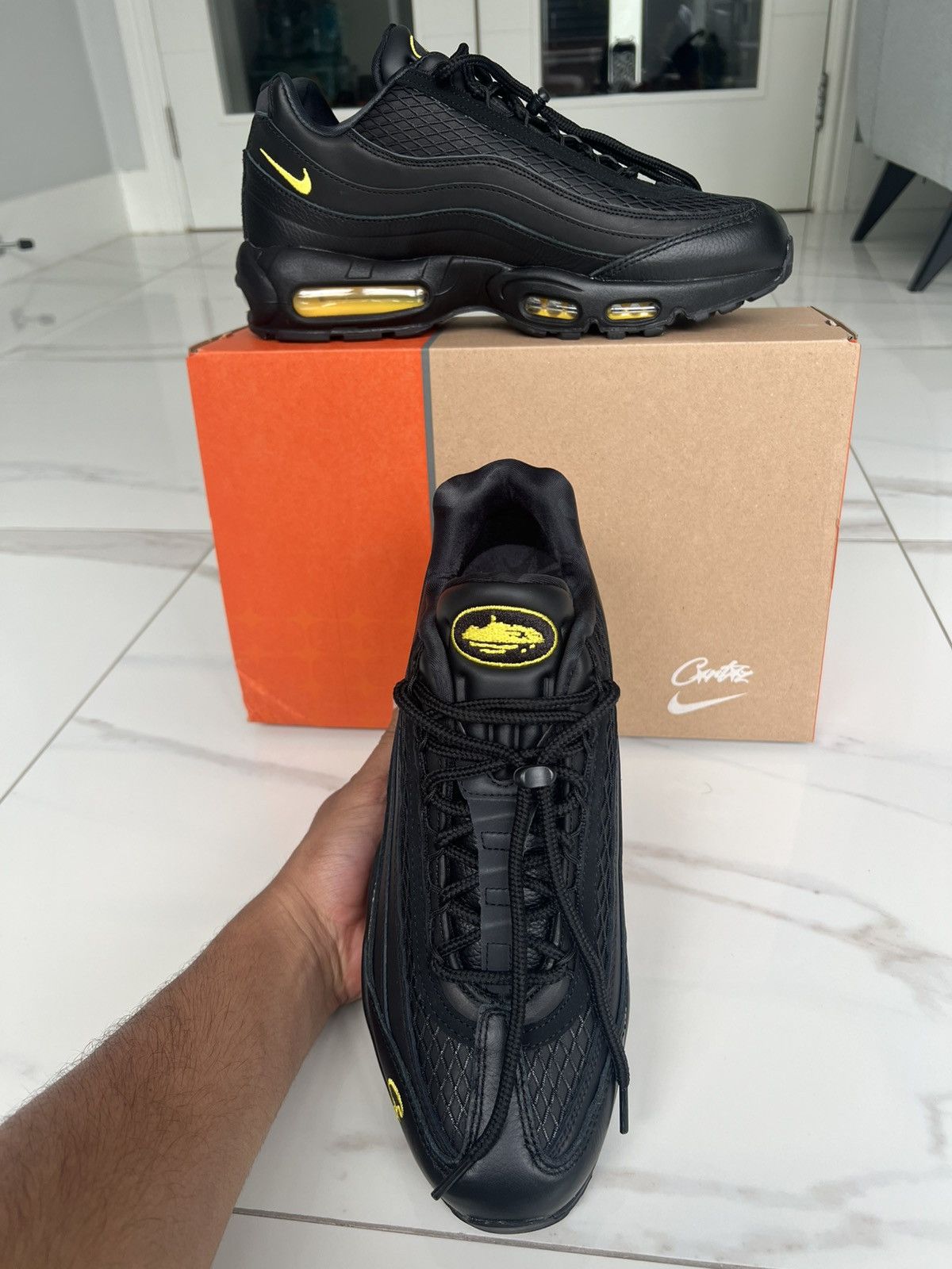 Corteiz × Nike Corteiz Air Max 95 Honey Blacks Size US 11 / EU 44 - 2 Thumbnail