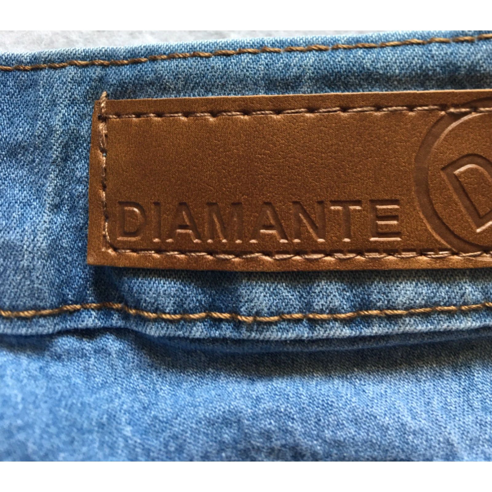 Vintage Diamante Jeans Shorts Bermuda Women’s Size 11 Distressed Blue /B7 Size 32" / US 10 / IT 46 - 7 Thumbnail