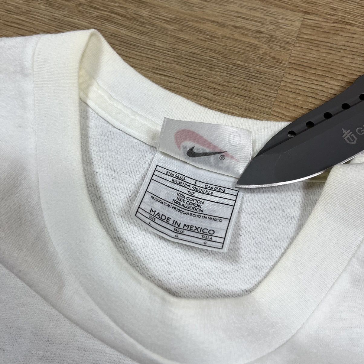 Nike Vintage 90s Nike Air Swoosh logo white t-shirt Size US L / EU 52-54 / 3 - 13 Thumbnail