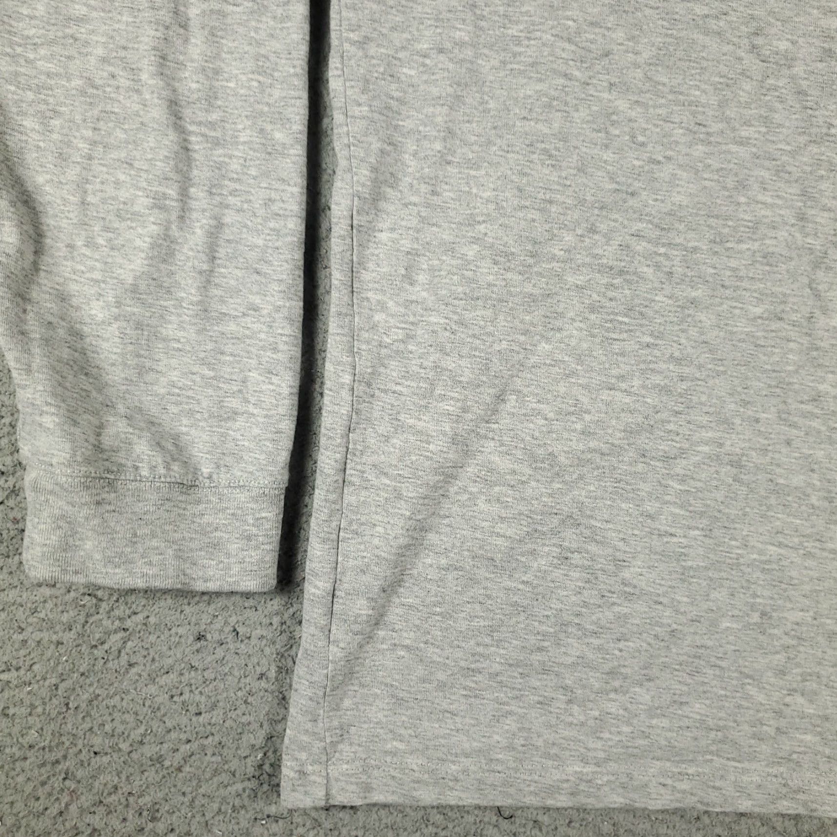 Vineyard Vines VINEYARD VINES Long Sleeve T-Shirt Mens Large Gray Whale Casual Classic Modern Size US L / EU 52-54 / 3 - 3 Thumbnail
