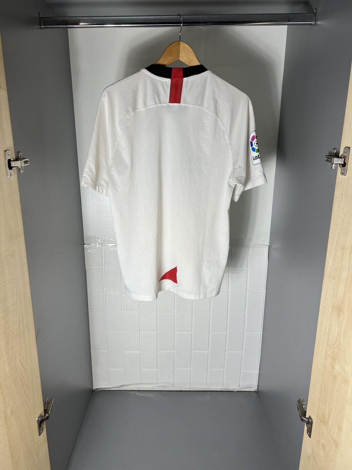 Nike VINTAGE NIKE FC SEVILLA SPAIN RETRO SOCCER JERSEY Y2K 90s Size US L / EU 52-54 / 3 - 19 Thumbnail