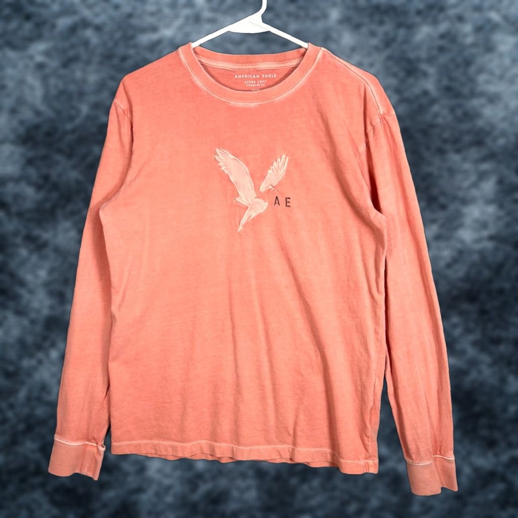 American Eagle Outfitters American Eagle Outfitters Super Soft Long Sleeve Graphic T-Shirt Salmon Pink Small Mens Size S / US 4 / IT 40 - 1 Thumbnail
