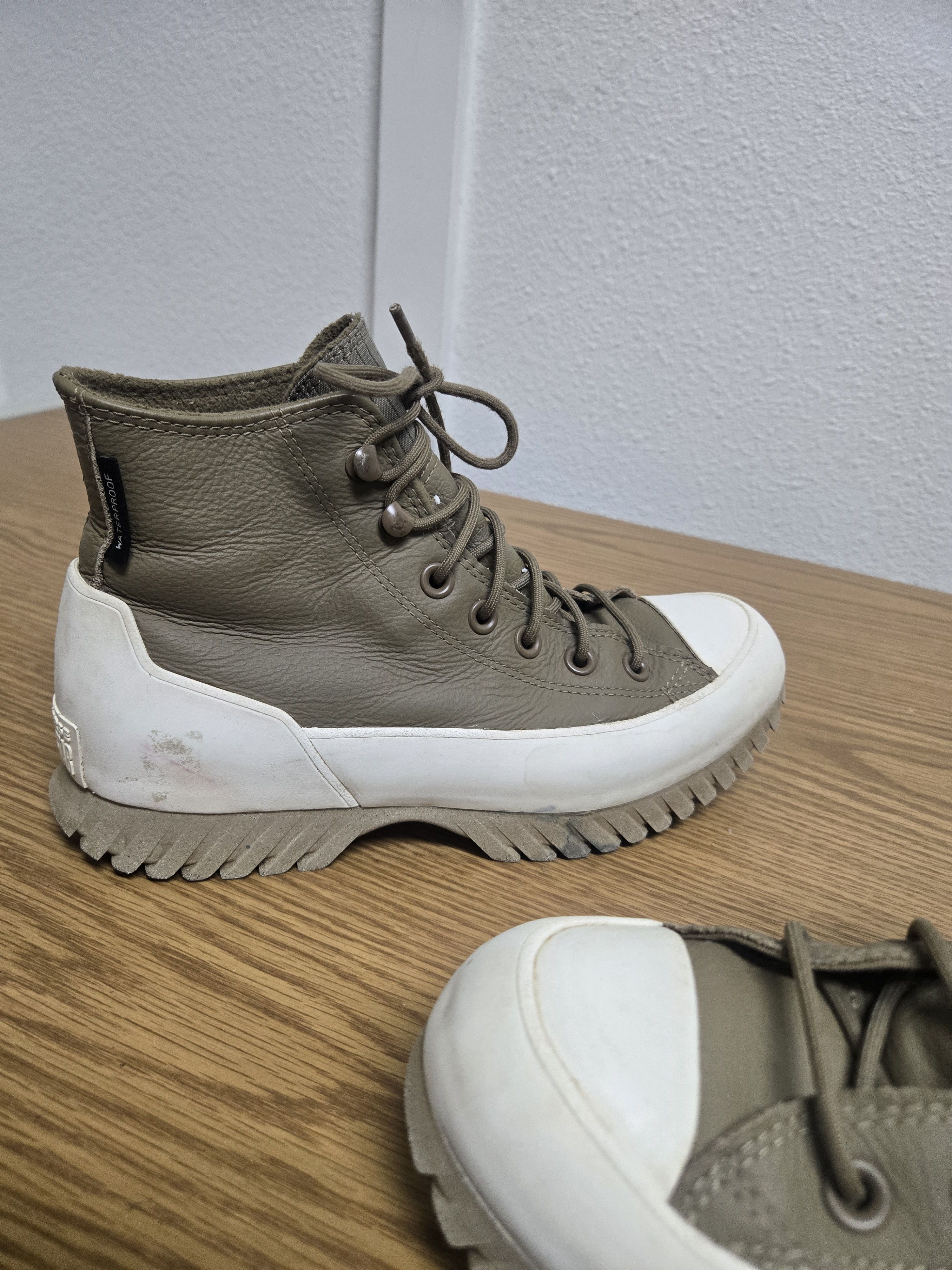 Converse Converse Chuck Taylor All Star Lugged Winter 2.0 Shoes Khaki Size US 7.5 / IT 37.5 - 20 Thumbnail
