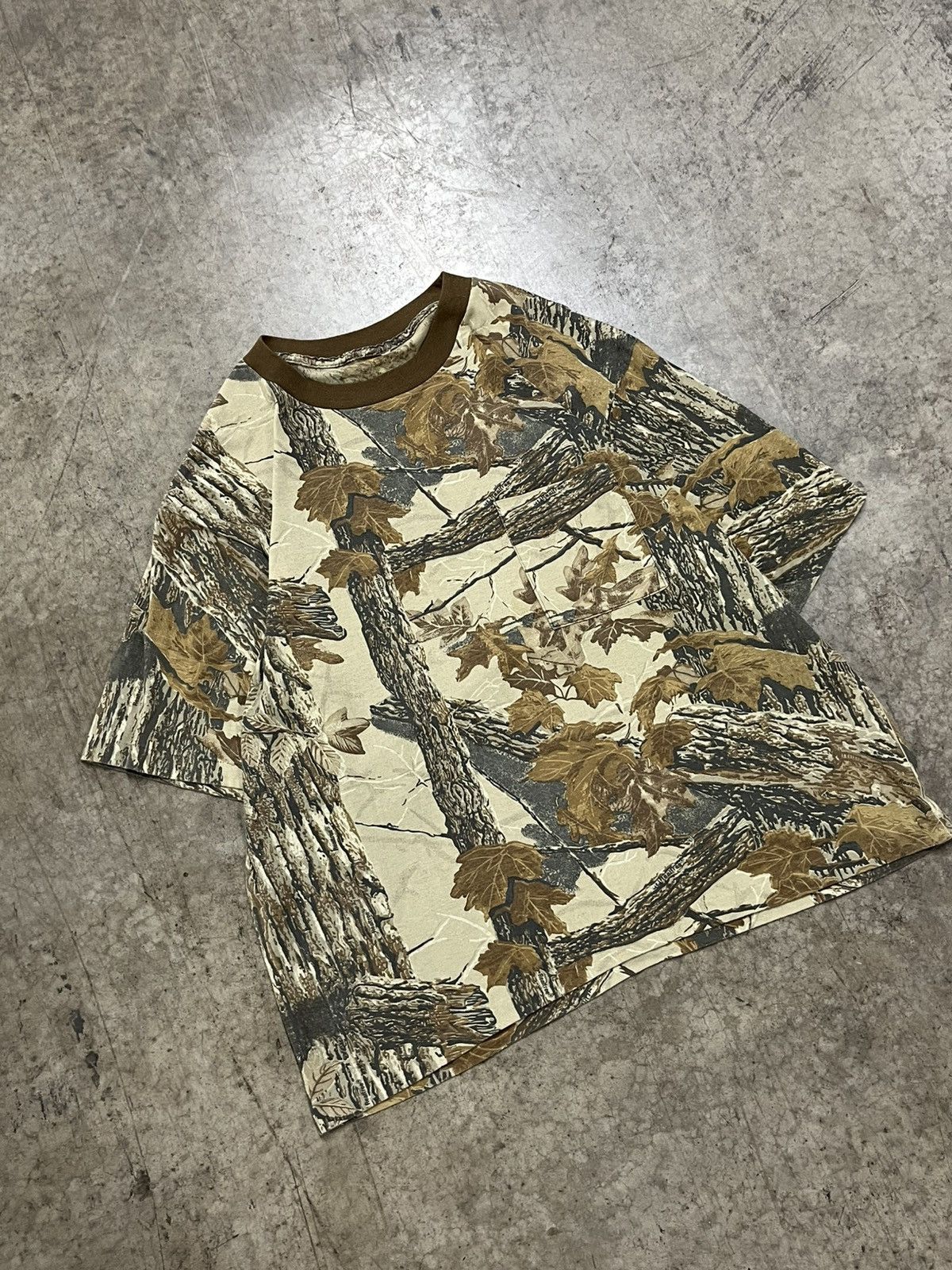 Vintage Realtree camo boxy faded cropped pocket tee skater hype Size US XL / EU 56 / 4 - 1 Thumbnail