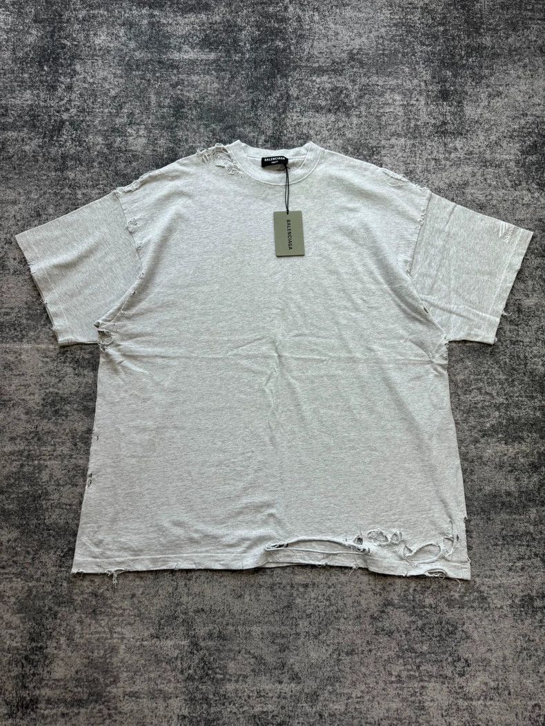 Balenciaga Balenciaga size 1 Grey Great Destruction Calendar Short Sle Size US XS / EU 42 / 0 - 1 Thumbnail