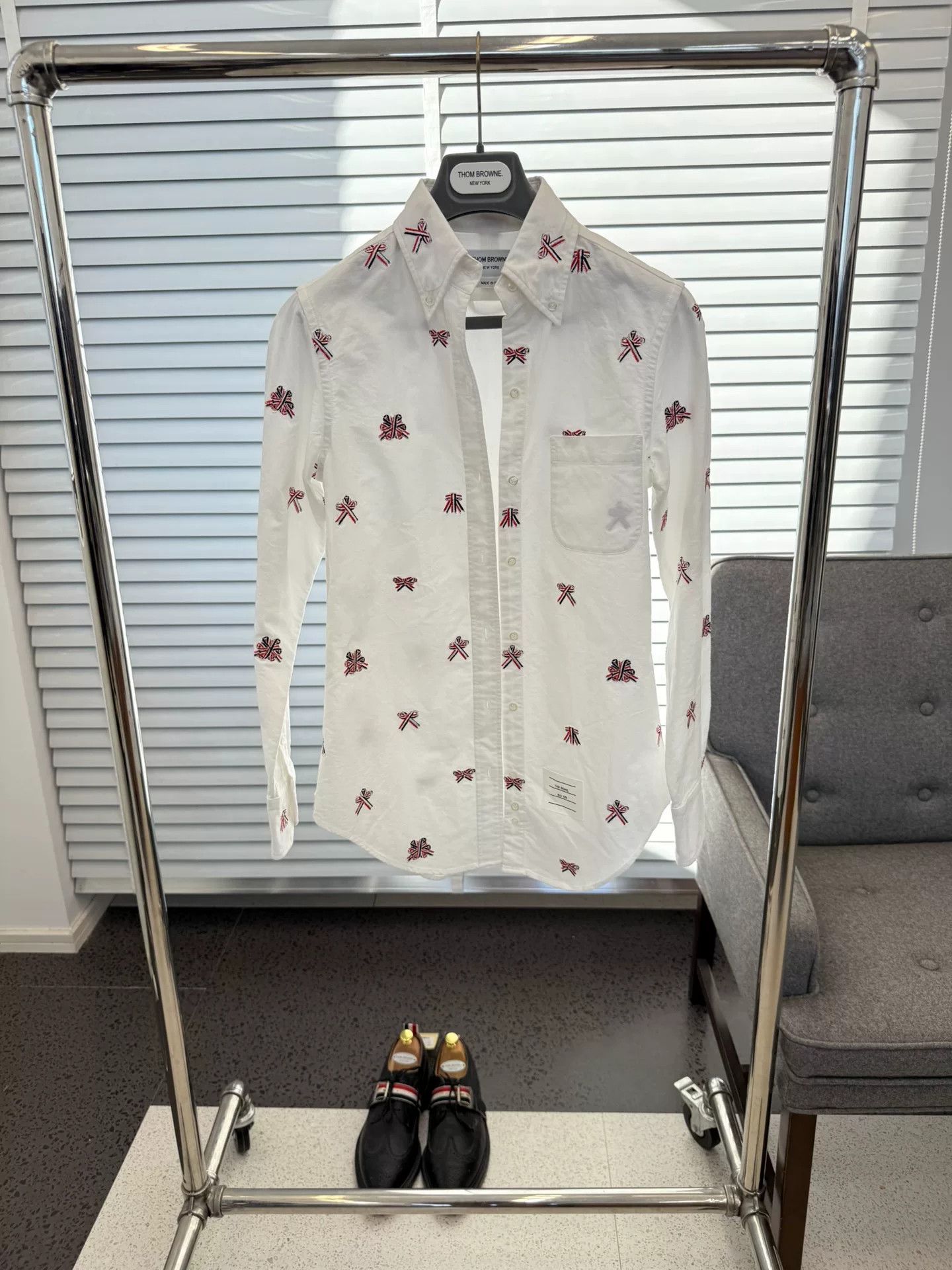 Thom Browne Thom Browne Bow Embroidered Shirt Size US M / EU 48-50 / 2 - 1 Thumbnail