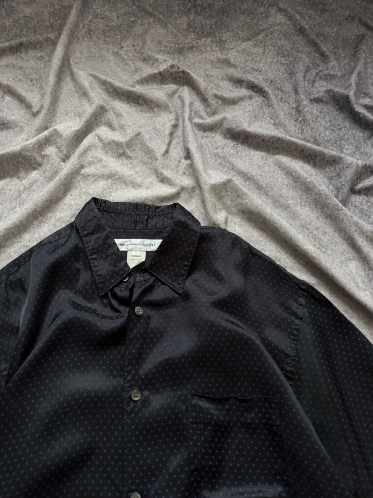 Comme des Garcons Comme Des Garcons Homme Viscose Polka Dot Short Sleeve Shirt Size US S / EU 44-46 / 1 - 7 Thumbnail